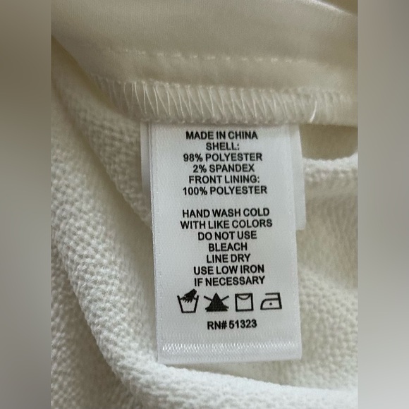 NWOT CeCe GORGEOUS Cream Off-Shoulder Blouse, Size Medium - Picture 6 of 13